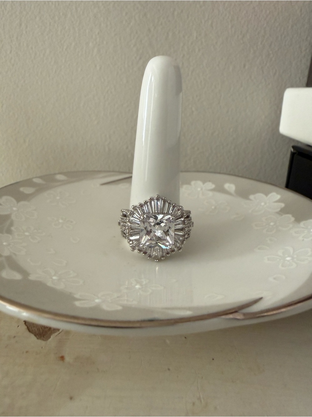 Bomb Party Rare Unicorn Diamond Cubic Zirconia Rhodium Plating Size 7 RG40949